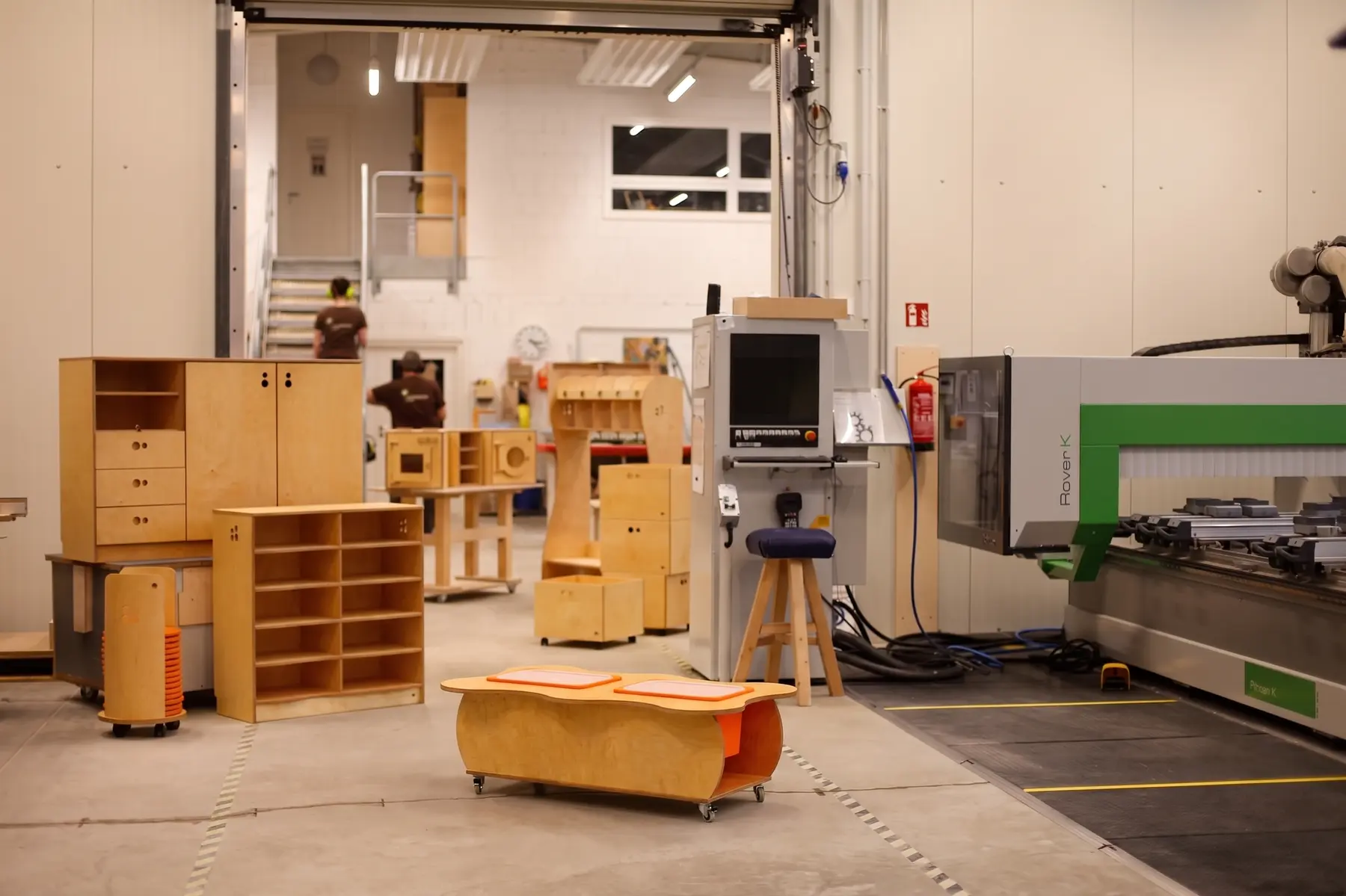 Regalkorpusse mit offenen Fächern in der Tischlerwerkstatt mahalinchen holzdesign in Panketal